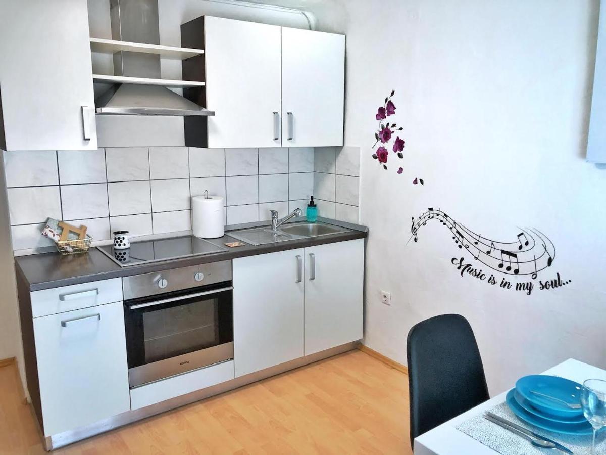 1Br Apartment On The Most Beautiful Street In Ljubljana Center Экстерьер фото